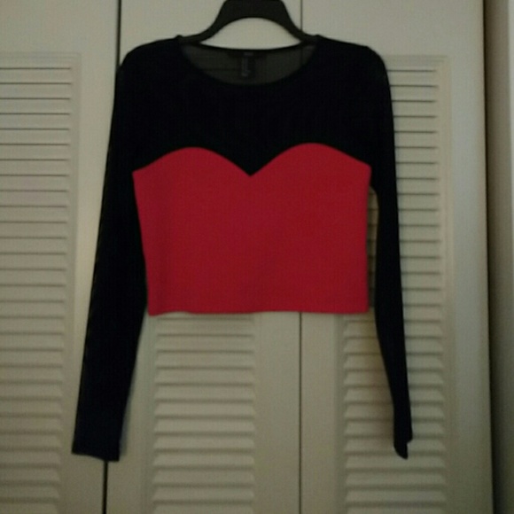 Pretty Top ๐ - Picture 1 of 4